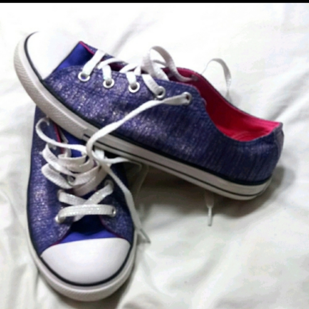 $25 Converse All Star Purple Tennis Shoes